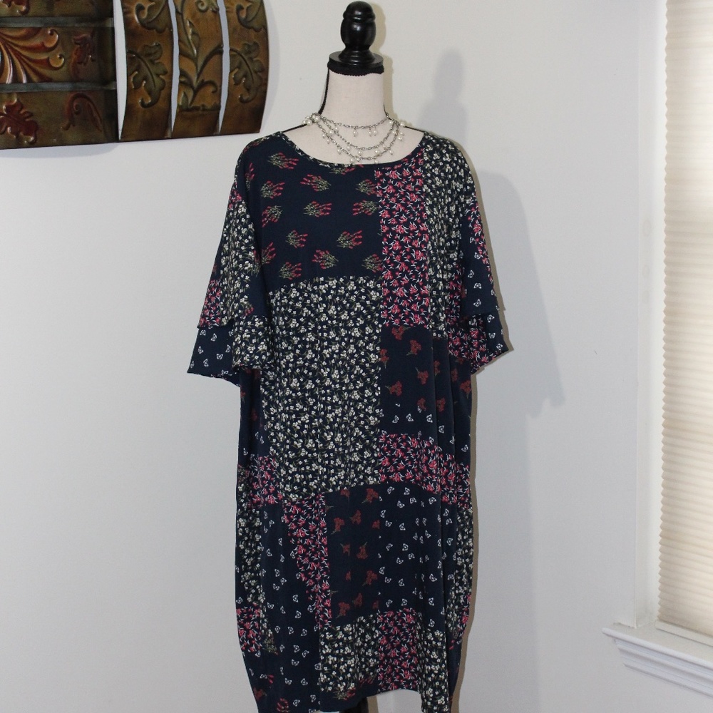 Anthology, short sleeve Navy   Blue floral patchwork dress .....